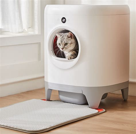 Electronic litter box - Strike scooping the litter box off your to-do list. With the ScoopFree® Crystal Pro Top-Entry Self-Cleaning Litter Box, there’s no scooping, cleaning or refilling your cat’s litter box for weeks. It uses crystal litter that provides 5 times better odor control than traditional clumping litter by absorbing urine and dehydrating solid …